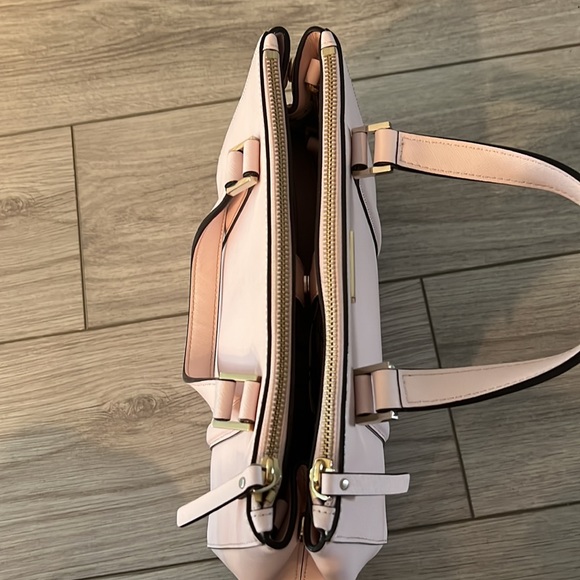 Kate Spade Purse - Picture 3 of 6